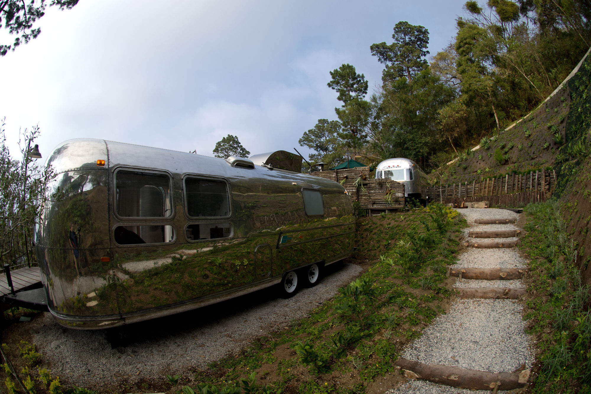 호텔 무제오 카사 산토 도밍고 안티구아 과테말라 외부 사진 Airstream trailer at the 2008 Monterey Bay Air & Film Festival